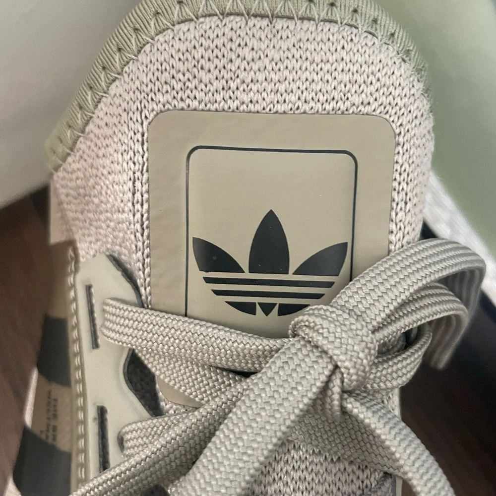 ADIDAS NMD_R1 V2 SHOES SIZE 12